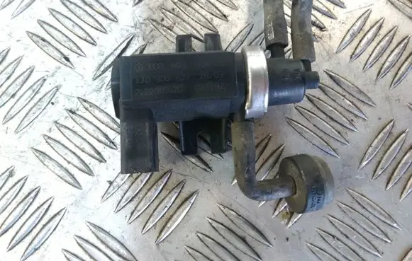 Volkswagen Touareg I Turbo solenoid valve 1J0906627