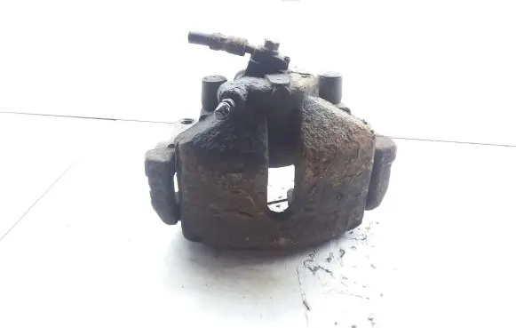 Volkswagen PASSAT B6 Front brake caliper
