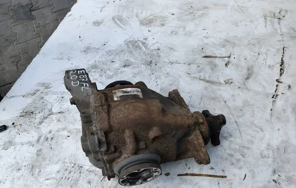BMW 1 E81 E87 Rear differential 7566169