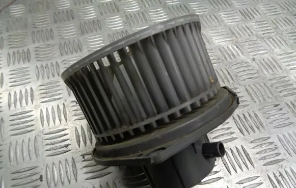 Chevrolet Aveo Front door blower motor 