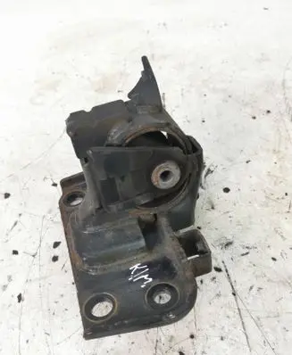 Toyota Avensis T270 Engine mount bracket