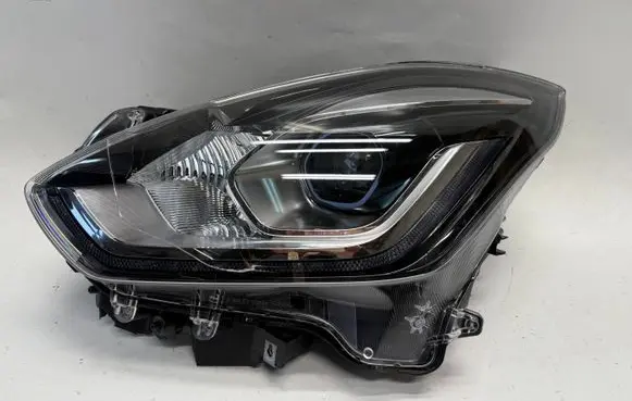 Suzuki Swift III Headlight/headlamp W2966
