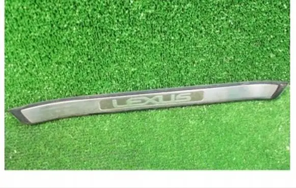 Lexus RX 300 Rear sill trim cover