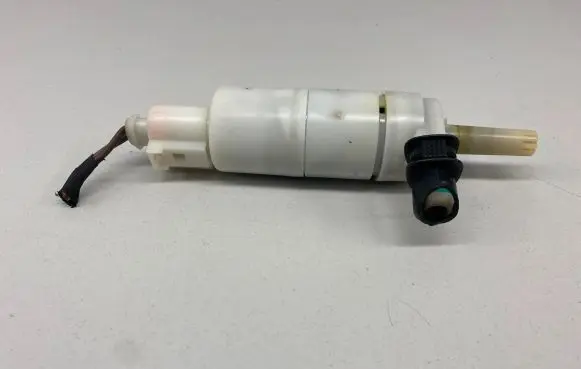 Mercedes-Benz Sprinter W906 Headlight washer pump 