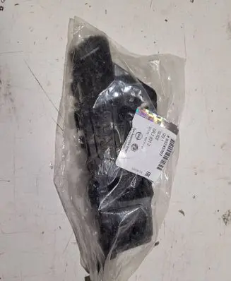 Opel Mokka Front bumper mounting bracket 95245367 GR78312