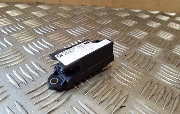 Volkswagen PASSAT B5 Airbag deployment crash/impact sensor IJ0909606N