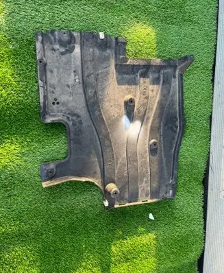 BMW 5 G60 G61 Center/middle under tray cover 9881687