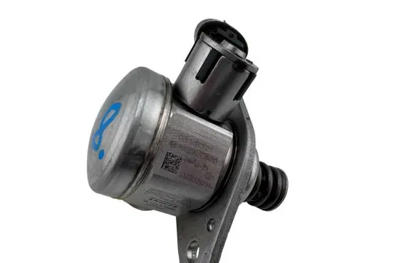 Peugeot 3008 II Fuel injection high pressure pump 9841157780