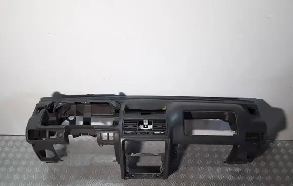 Mitsubishi Pajero Dashboard