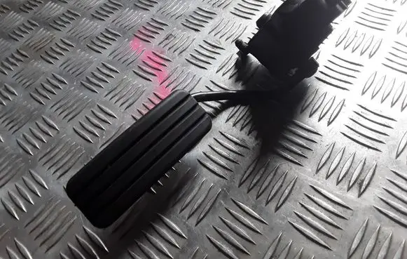 Renault Megane II Accelerator throttle pedal 8200216724