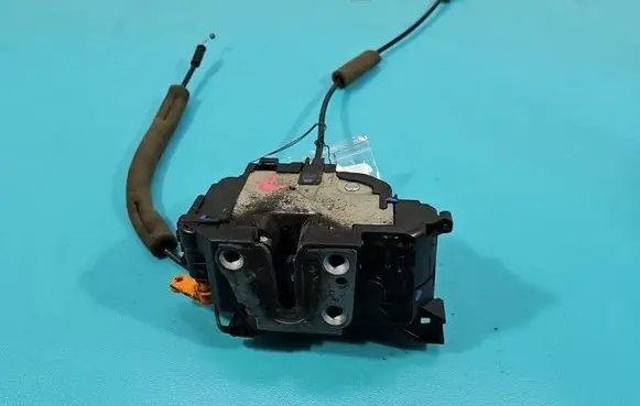 Renault Master III Front door lock 805030009R IMPRK1529728