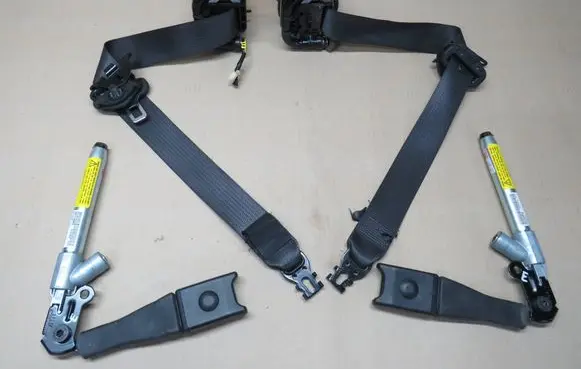 Opel Insignia A Front seatbelt 307512499P10 6998908