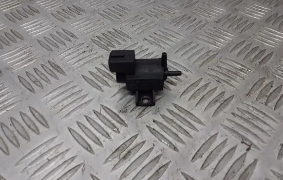 Alfa Romeo 156 Valve vacuum 46767324
