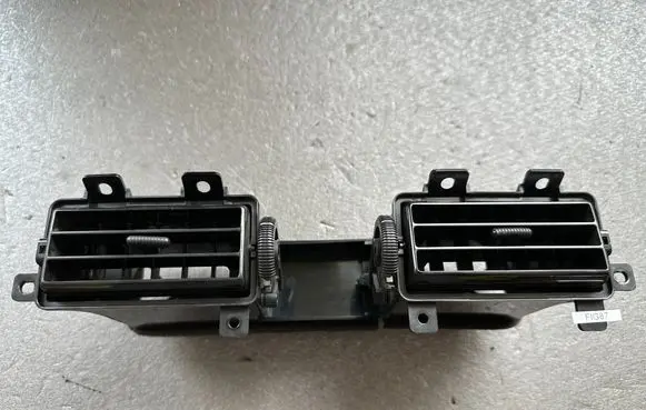 Nissan Patrol Y60 Dash center air vent grill 6875001J10 6875101J10