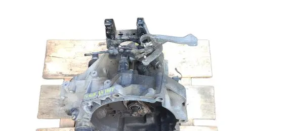 Volkswagen Fox Manual 5 speed gearbox HUY
