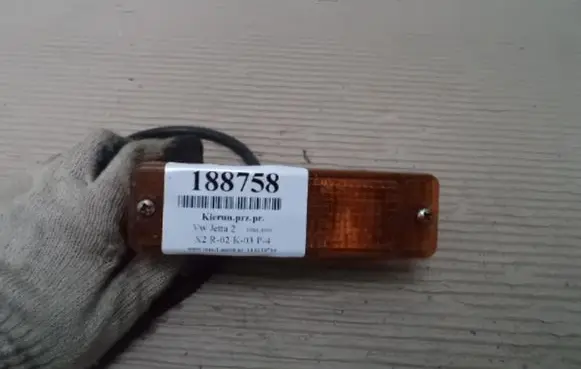 Volkswagen Jetta II Front indicator light