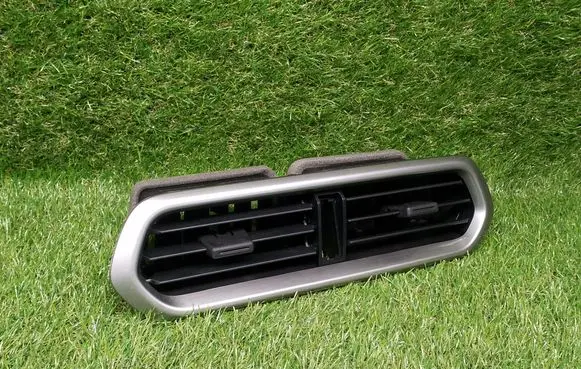 Ford Ecosport Dash center air vent grill GN1519K617AB