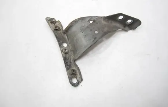 Audi A4 S4 B7 8E 8H Front splash guards bracket 