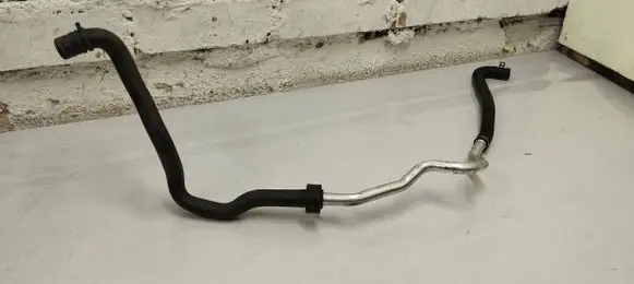 Mercedes-Benz GLS X166 Engine coolant pipe/hose A1668300796