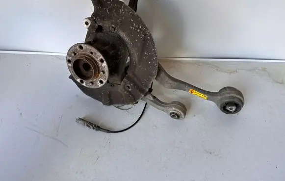 BMW 5 E60 E61 Front wheel hub spindle knuckle 2282880 31212282880 2348046
