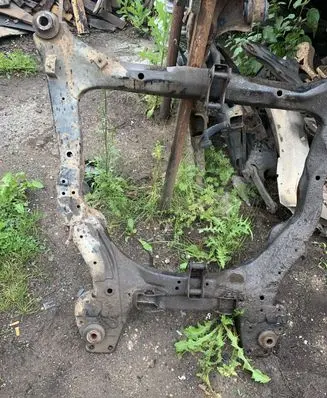 Nissan Quest Front subframe