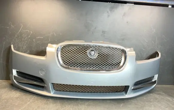 Jaguar XF Front bumper 8X2317C831 8X238A100AA