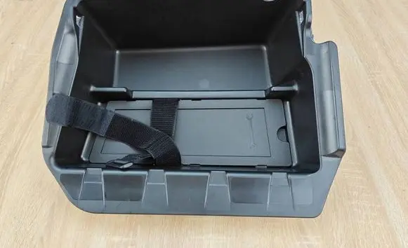 BMW 4 G22 G23 G24 G26 Glove box in trunk 9893879 51479893879