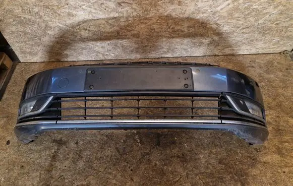 Volkswagen PASSAT B7 Front bumper 