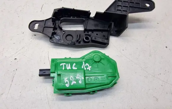 Fuel tank cap lock motor