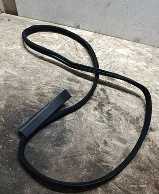 Mercedes-Benz C W204 Rear door rubber seal (on body) A2046970151