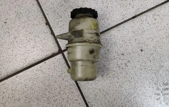 Dodge Durango III Power steering fluid tank/reservoir