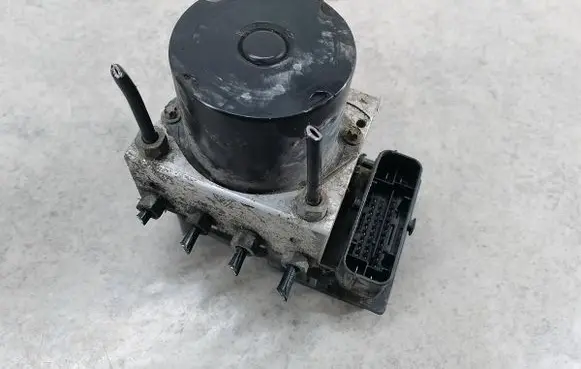 Skoda Praktik (5J8) ABS Pump 