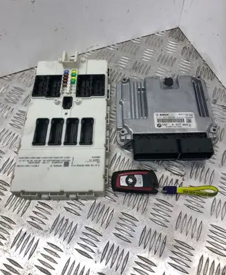 BMW 3 F30 F35 F31 Engine ECU kit and lock set 8517862 030532195 0281018502