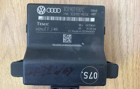 Volkswagen PASSAT B6 Gateway control module 3C0907951A 3C0907530C