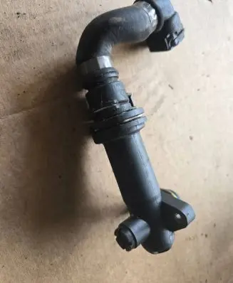 BMW 5 E39 Engine coolant pipe/hose 2247723