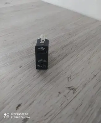 BMW 7 F01 F02 F03 F04 AUX in-socket connector 9237654