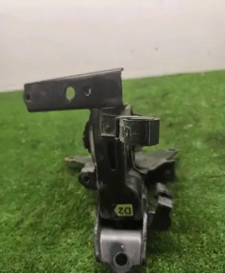 Toyota Yaris Gearbox mount AVA4439