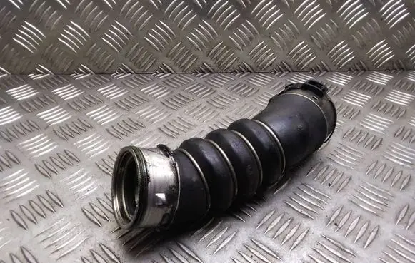 BMW 1 E81 E87 Intercooler hose/pipe 7797480