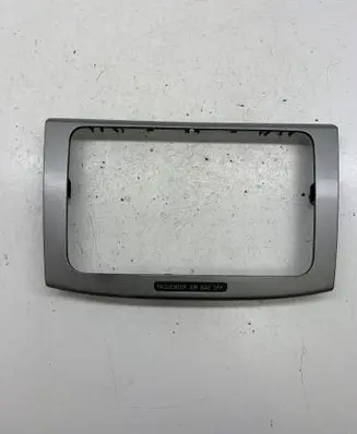 Radio/GPS head unit trim
