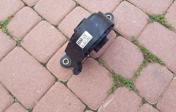 Opel Zafira C Engine mount bracket 13227769