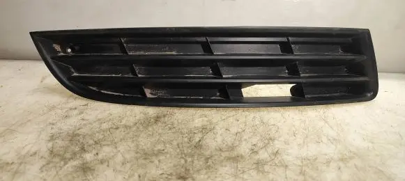 Volkswagen PASSAT B6 Front bumper lower grill 3C0853666