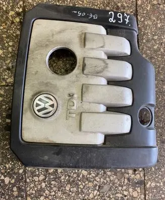 Volkswagen PASSAT B6 Engine cover (trim) 03G103925