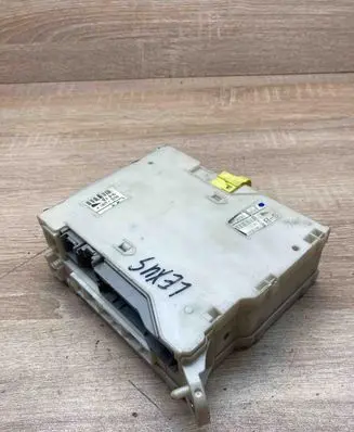 Lexus IS 220D-250-350 Fuse module 8273053050 8267253060