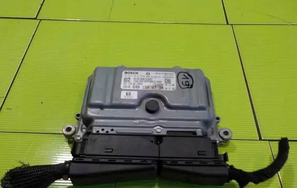 Mercedes-Benz B W245 Engine control unit/module A6401500734 HP469