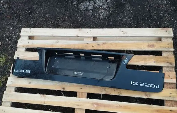Lexus IS 220D-250-350 Tailgate trim 7680153030