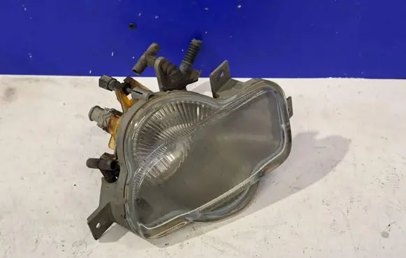 Volvo V70 Front fog light 8620228