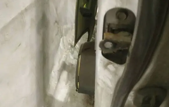 Nissan Pathfinder R51 Front door check strap stopper 