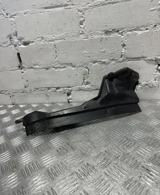 BMW 5 F10 F11 Other engine bay part 7204336