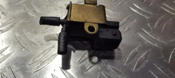 Audi A4 S4 B5 8D Turbo solenoid valve 026906283h