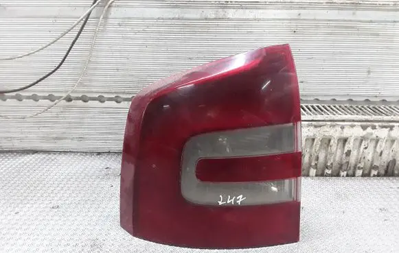 Skoda Octavia Mk2 (1Z) Rear/tail lights 1Z9945095